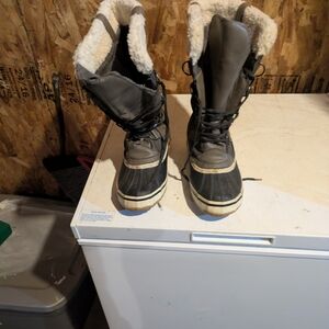 Women's Winter & Rain Boots - Black and Gray